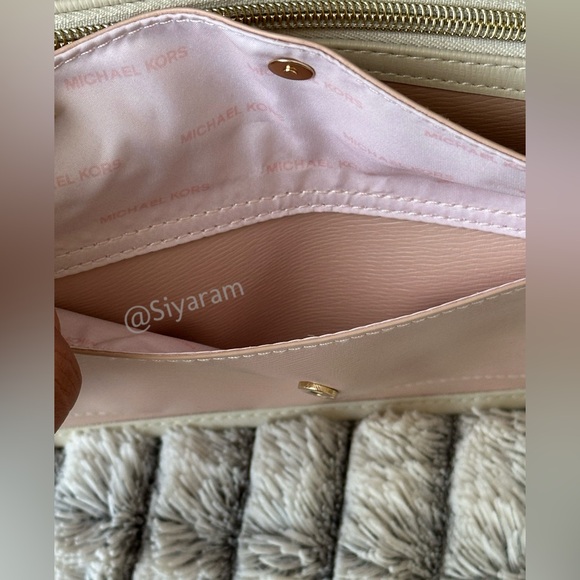 Michael Kors wristlet / cosmetic bag/ pouch - Picture 8 of 11